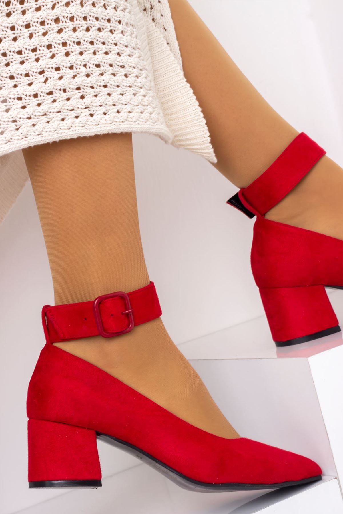 Bilekten Kemer Detaylı Kadın Topuklu Ayakkabı-S. Kırmızı