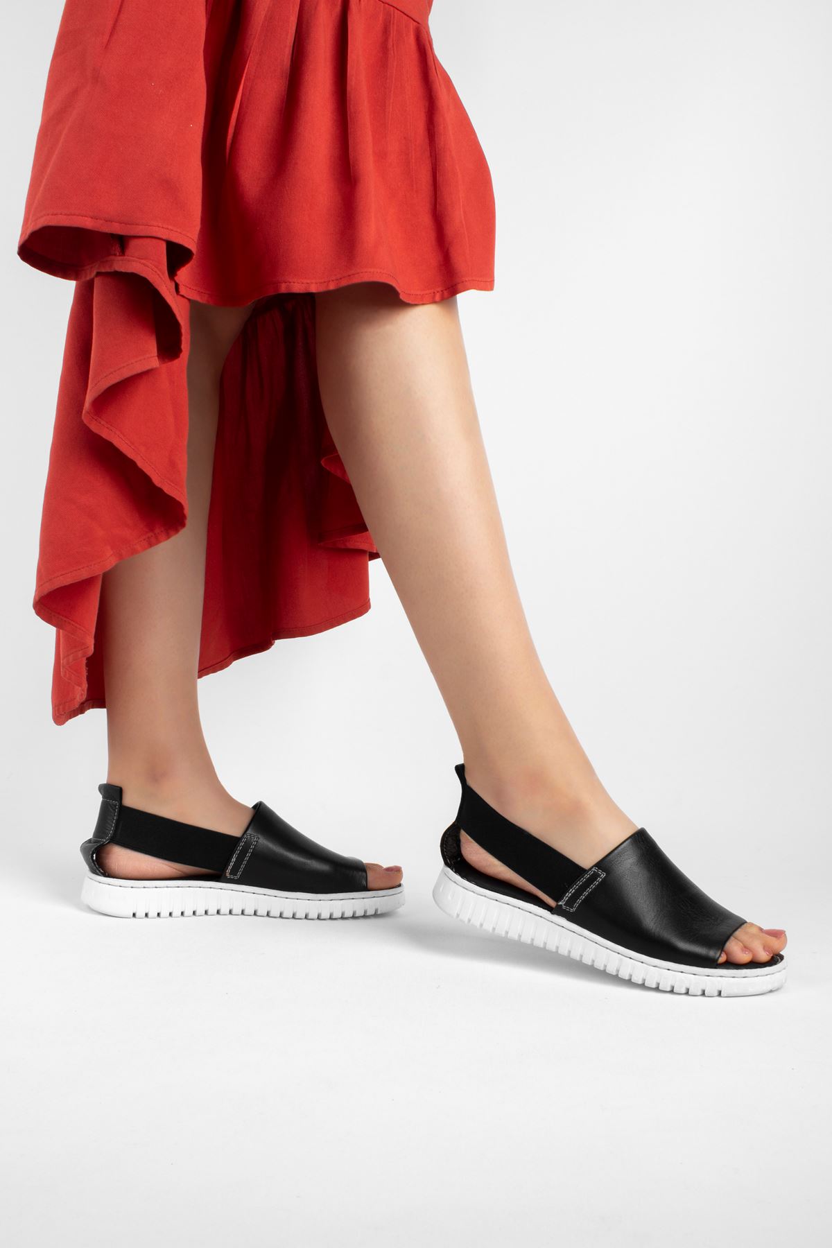 Pollen Hakiki Deri Kadın Sandalet Düz Model-siyah