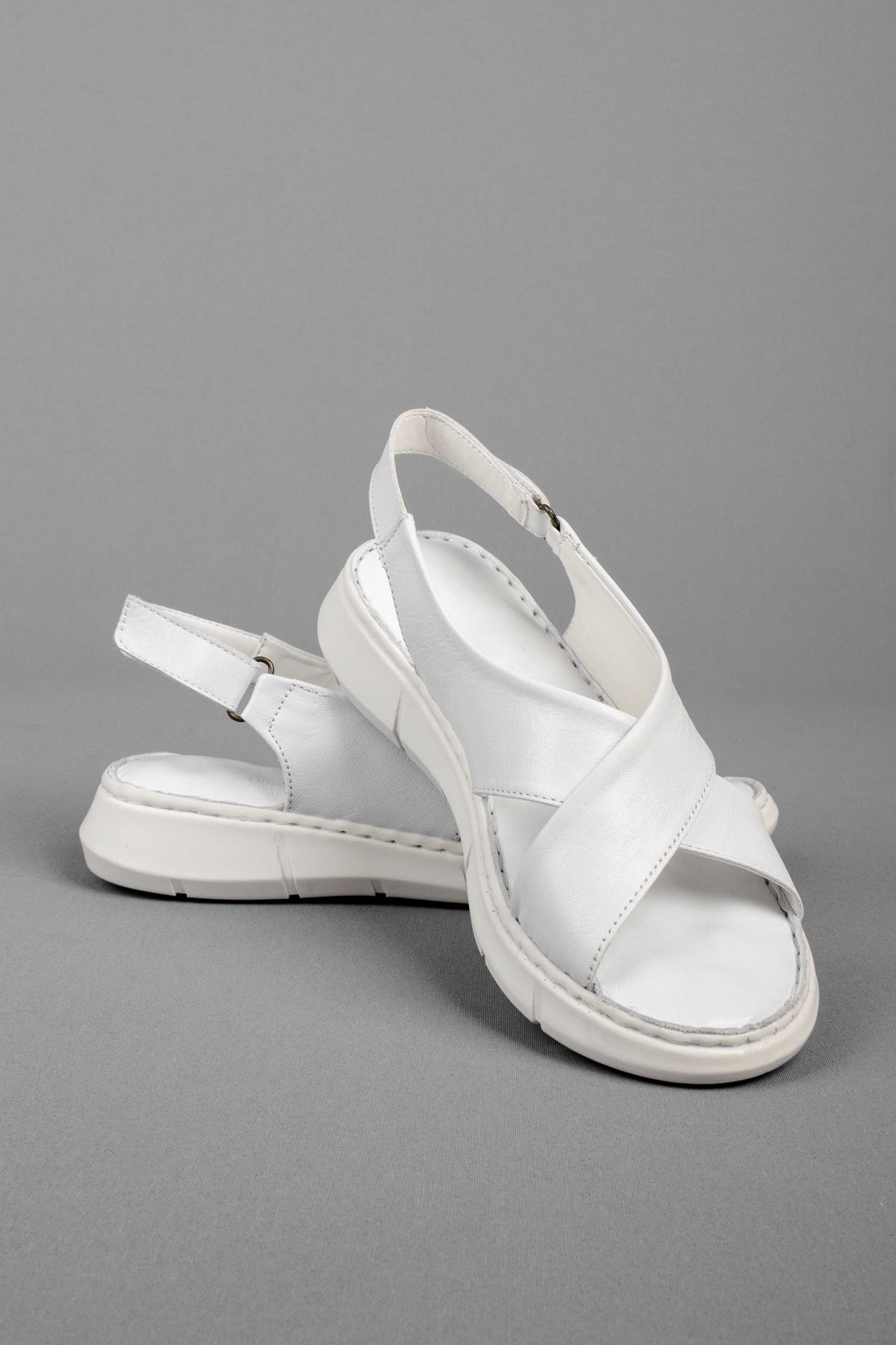 Willow Hakiki Deri Kadın Sandalet Çapraz Kemer-beyaz