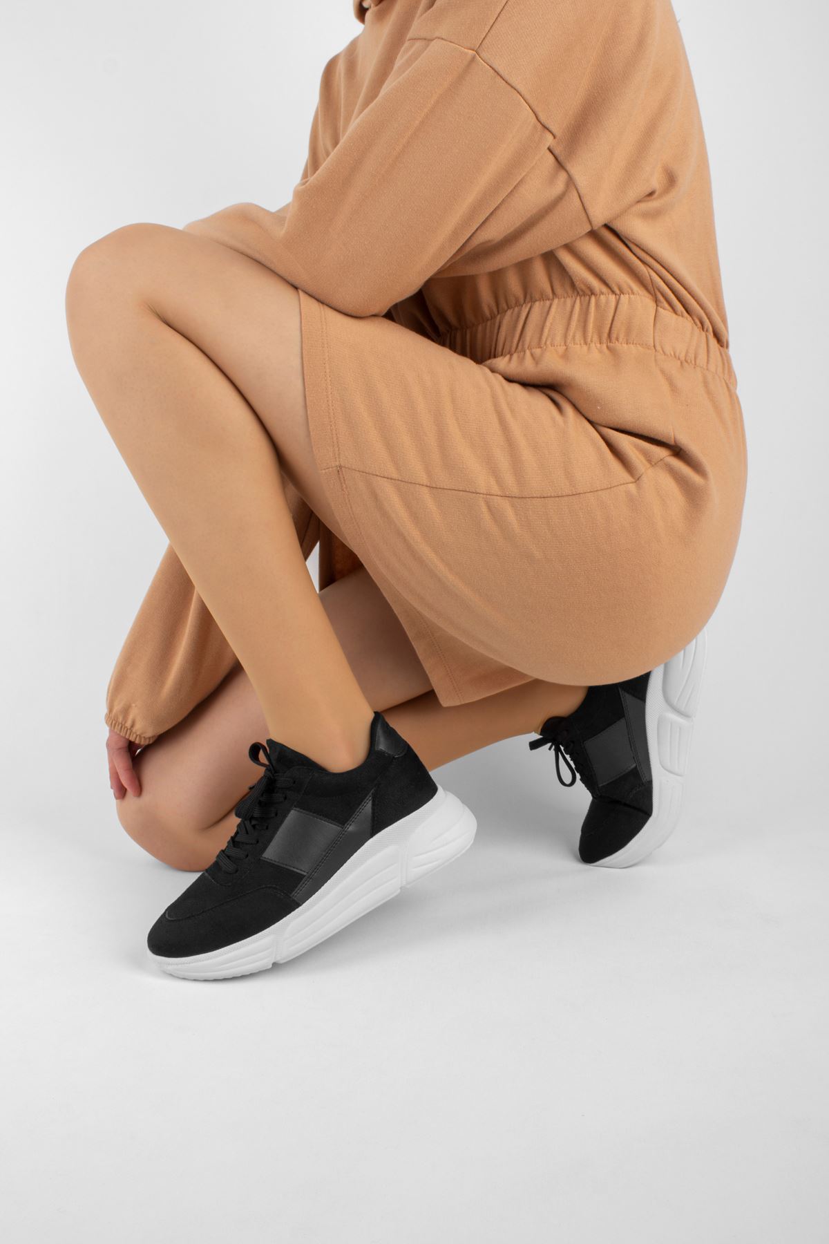 Wheat Kadın Spor Ayakkabı Süet Detaylı-siyah