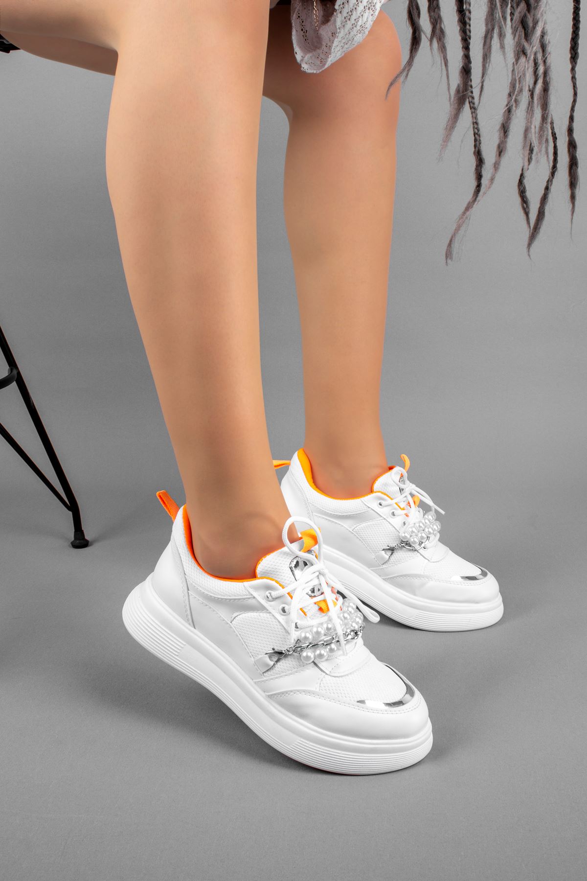 Long Kadın Spor Ayakkabı Çıkarılabilir İnci Detaylı-beyaz