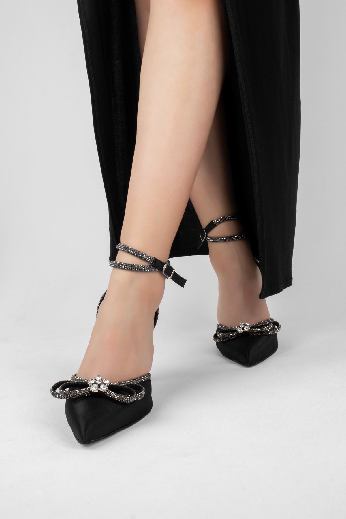 Abelia Kadın Taşlı Saten Bilekten Bağlamalı Sivri Burun Topuklu Ayakkabı-siyah