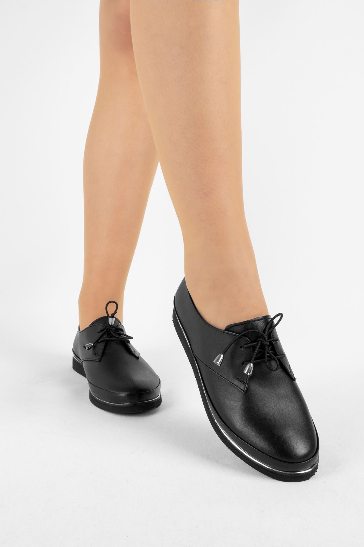Neel Kadın Günlük Ayakkabı Parlak Şerit Detaylı-siyah