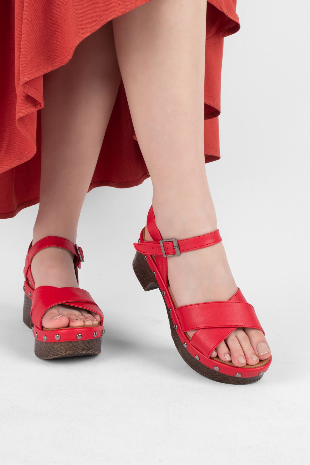 Amber Kadın Topuklu Ayakkabı Takunya-Kırmızı