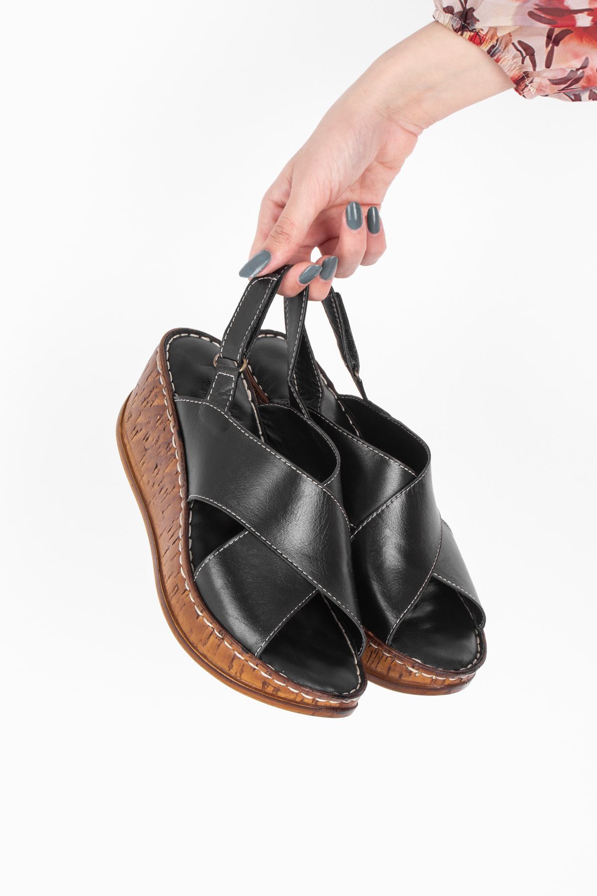 Kadın Hakiki Deri Dolgu Topuk Ayakkabı Çapraz Detaylı-siyah
