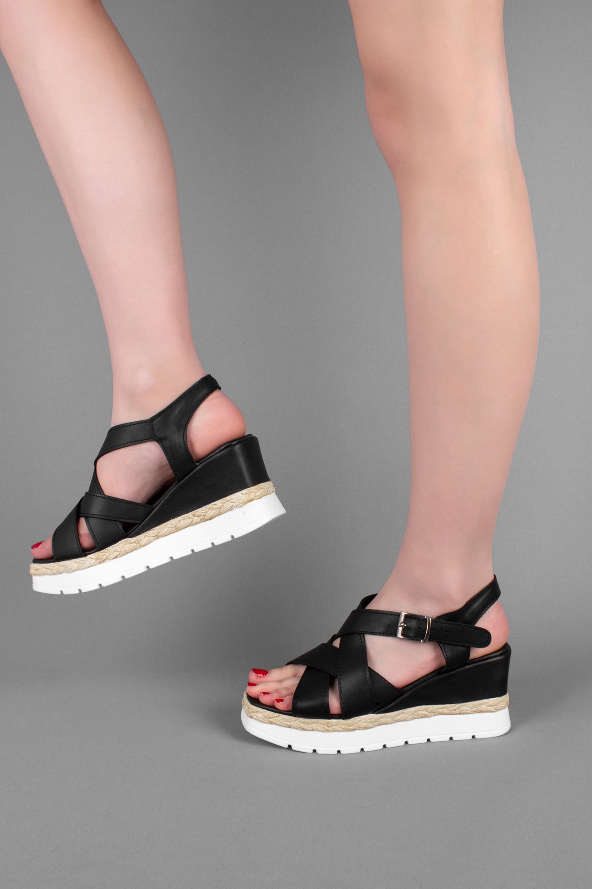 Toore Kadın Topuklu Ayakkabı Dolgu Topuk-siyah