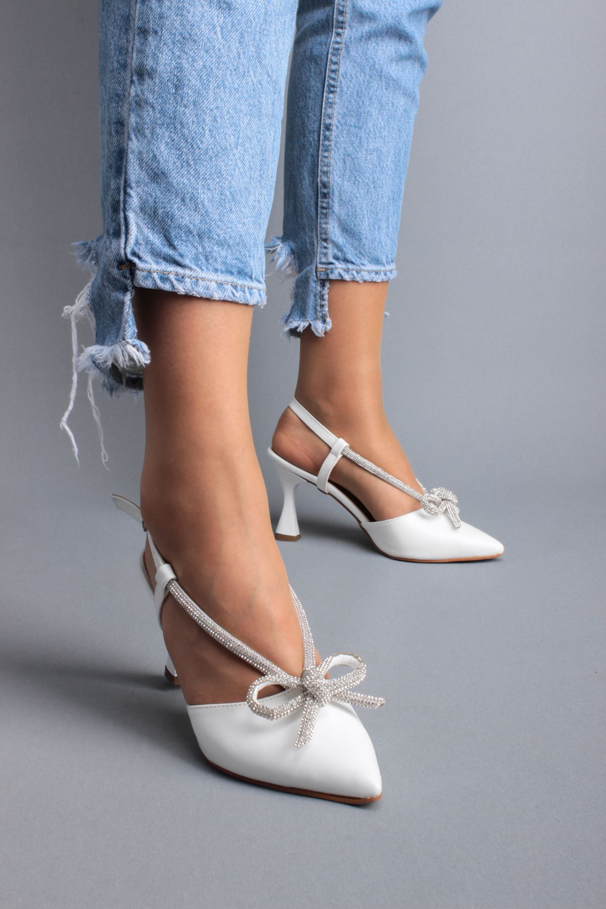 Petunya Kadın Topuklu Ayakkabı Kurdela Taş Geçişli-beyaz