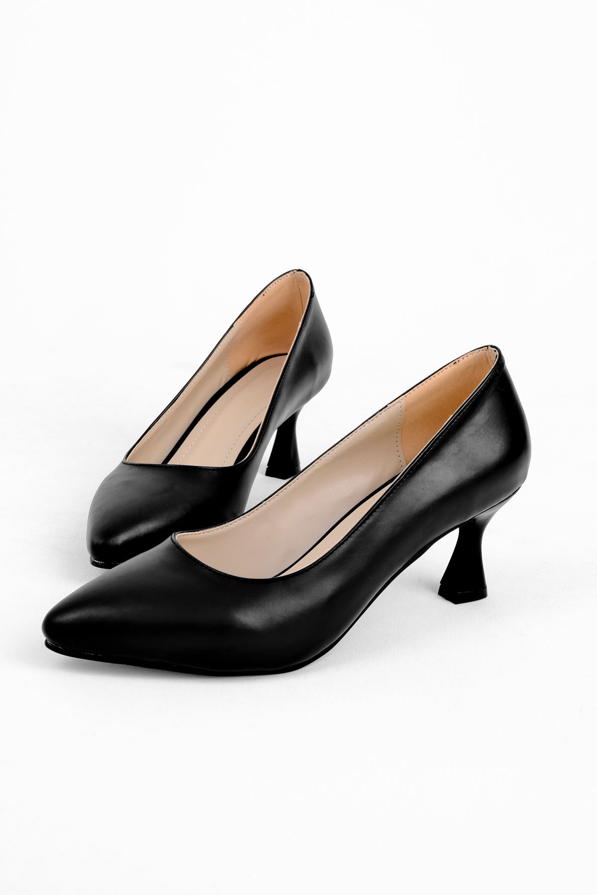 Daffodil Kadın Sivri Burun Topuklu Ayakkabı-siyah