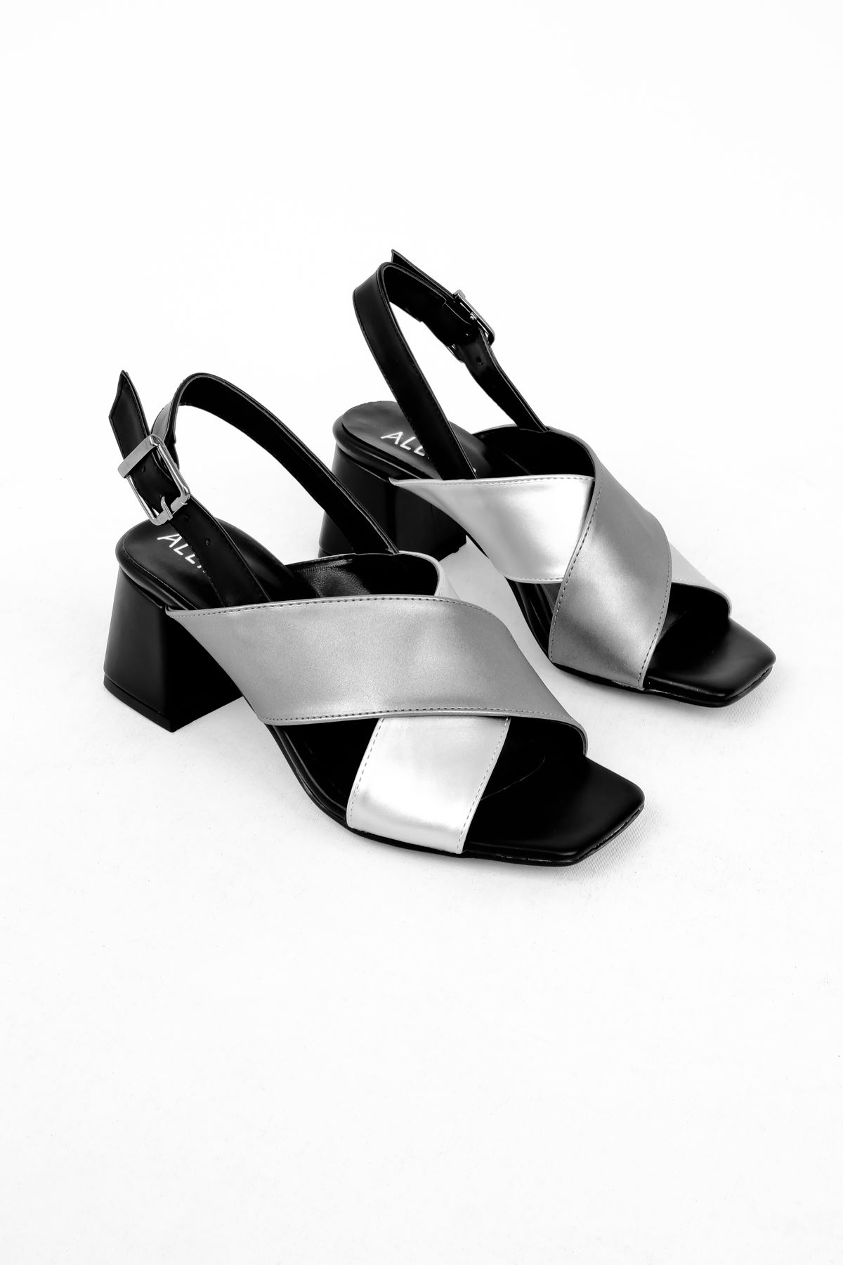 Henri Kadın Topuklu Ayakkabı Çapraz Bantlı-Gri