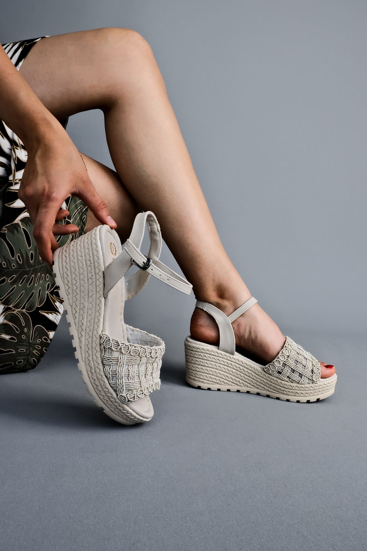Lavin Kadın Dolgu Topuk Ayakkabı-Krem