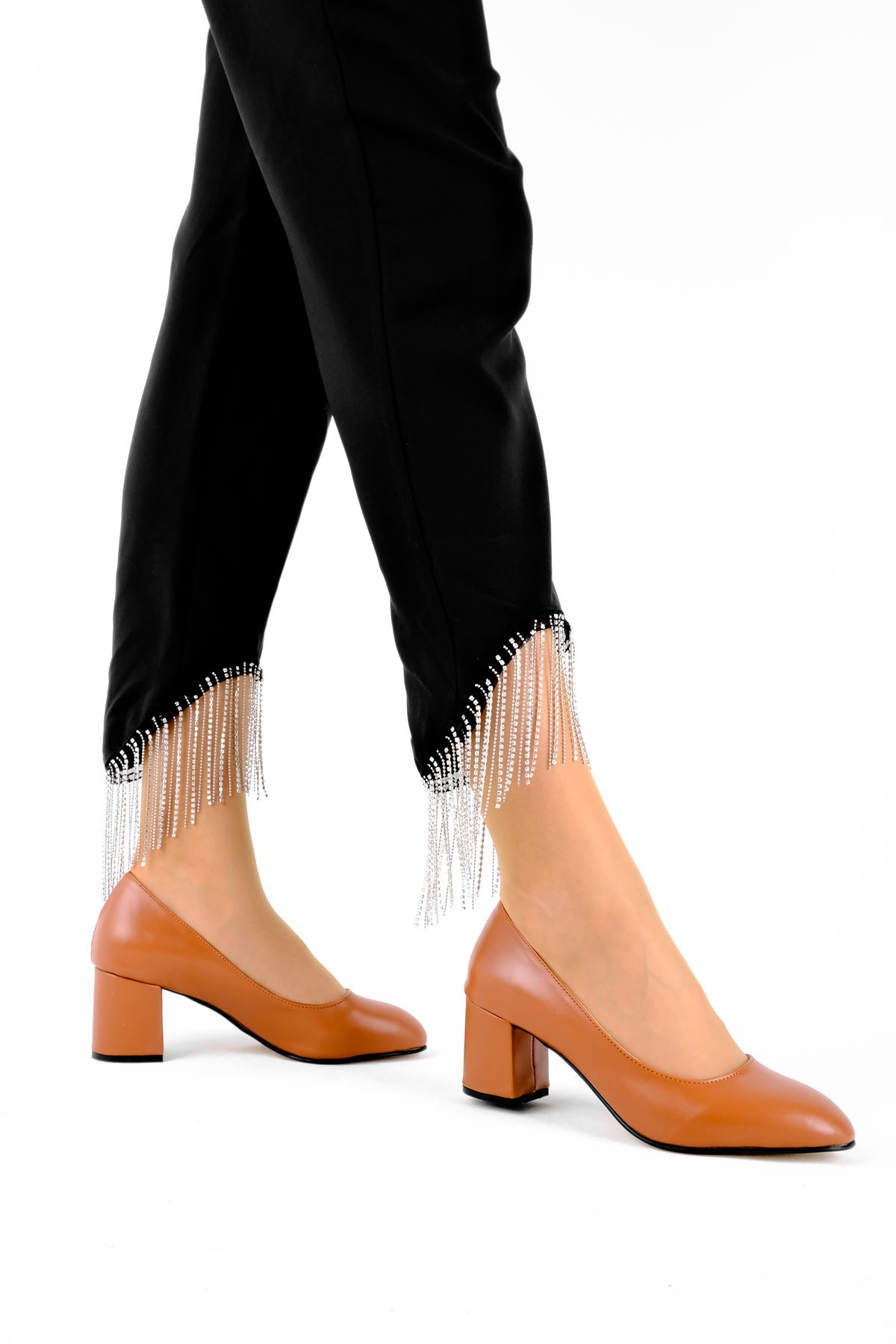 Edwin Kadın Küt Burun Kalın Topuklu Ayakkabı-Taba