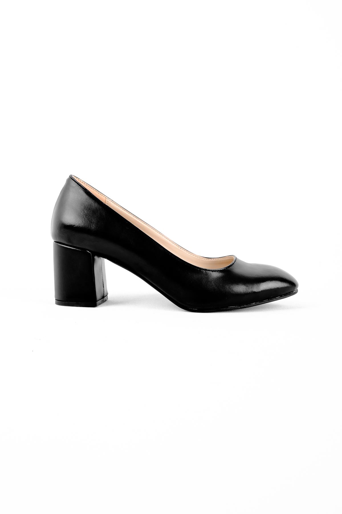 Edwin Kadın Küt Burun Kalın Topuklu Ayakkabı-siyah