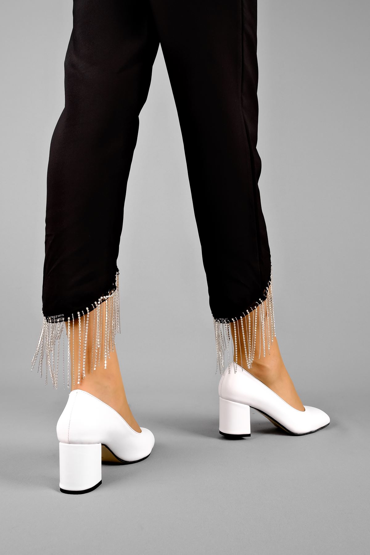 Edwin Kadın Küt Burun Kalın Topuklu Ayakkabı-beyaz
