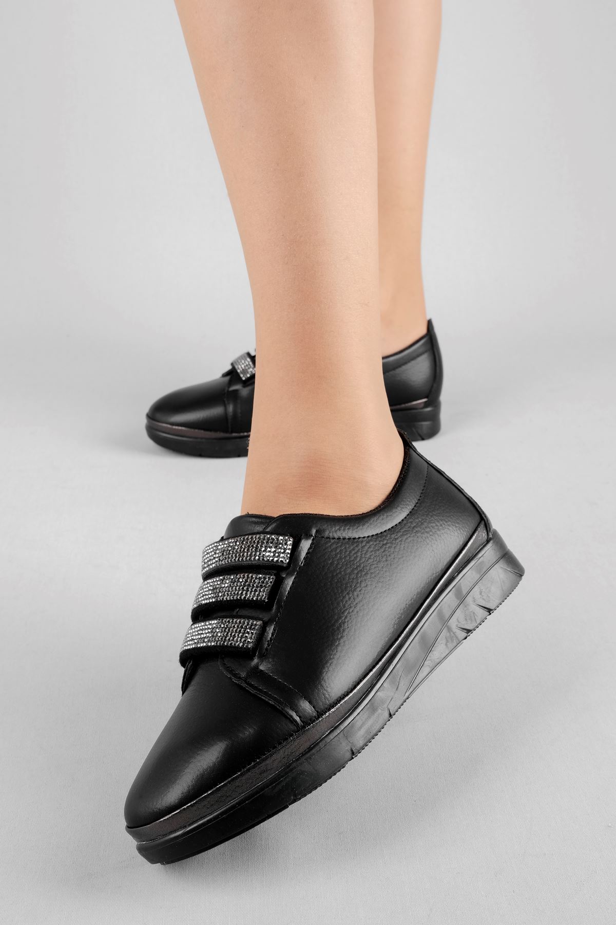 Chicory Kadın 3 Bantlı Taş Detaylı Günlük Ayakkabı-siyah