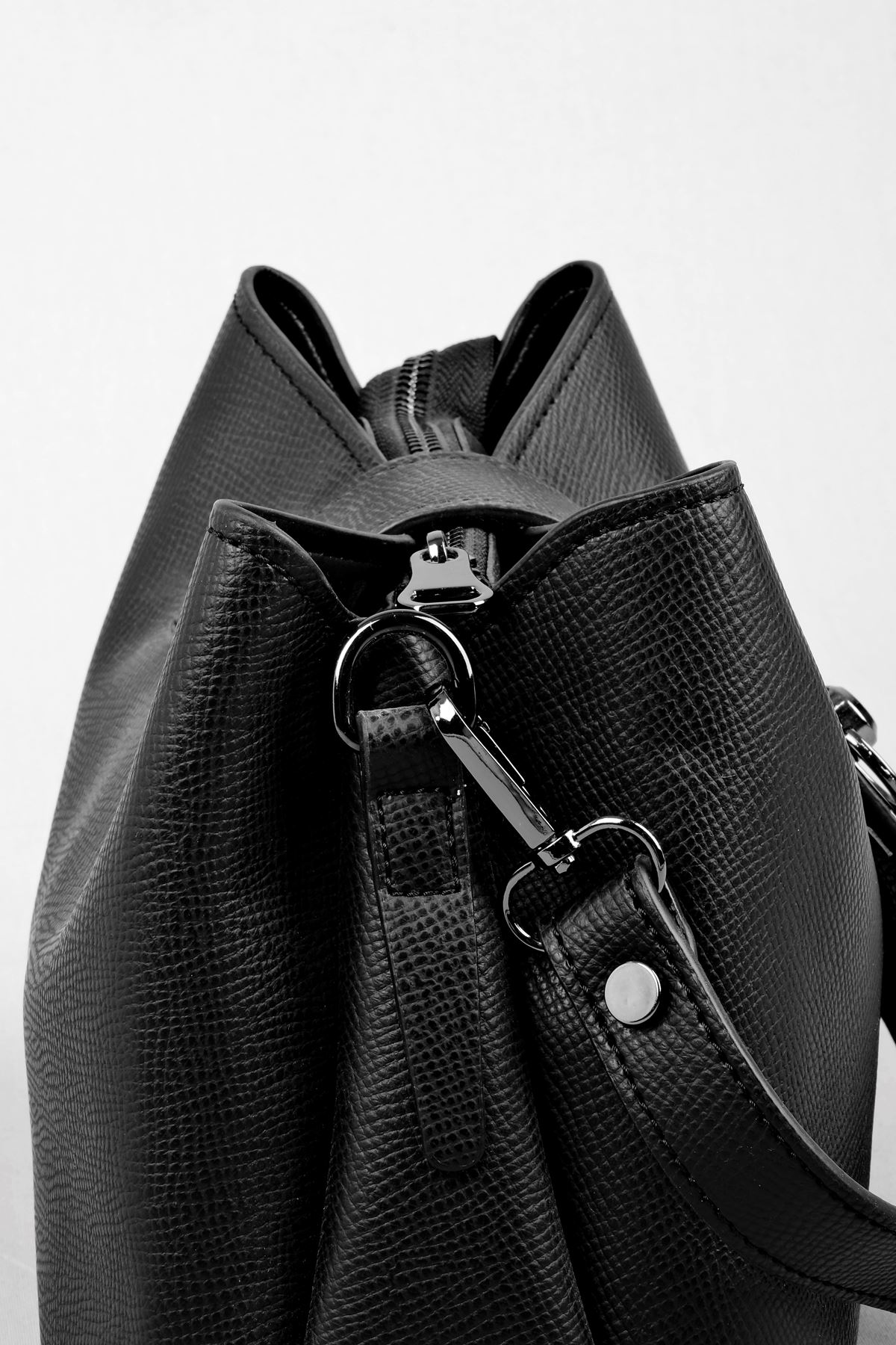 Kadın Çapraz Çanta Ön Kısmı Kilitli-siyah