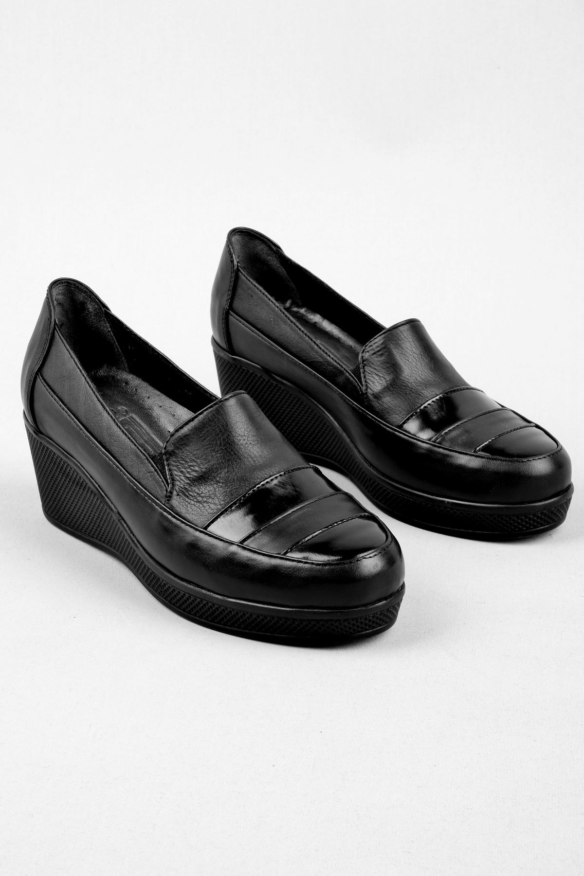 Becca Kadın Rugan Detaylı Yüksek Tabanlı Günlük Ayakkabı-siyah