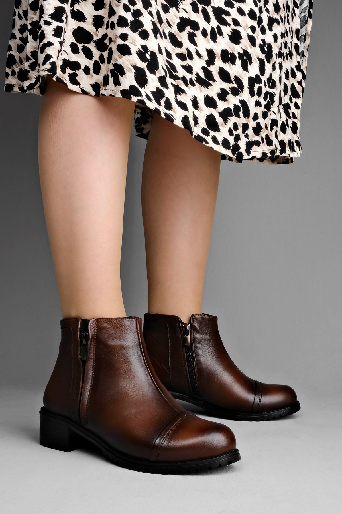 Cool Kadın Hakiki Deri Ayakkabı Dikiş Detaylı Kadın Bot Postal-Kahverengi