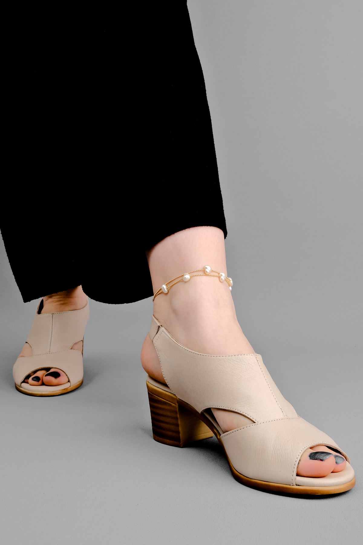 Breda Kadın Hakiki Deri Topuklu Ayakkabı-Krem