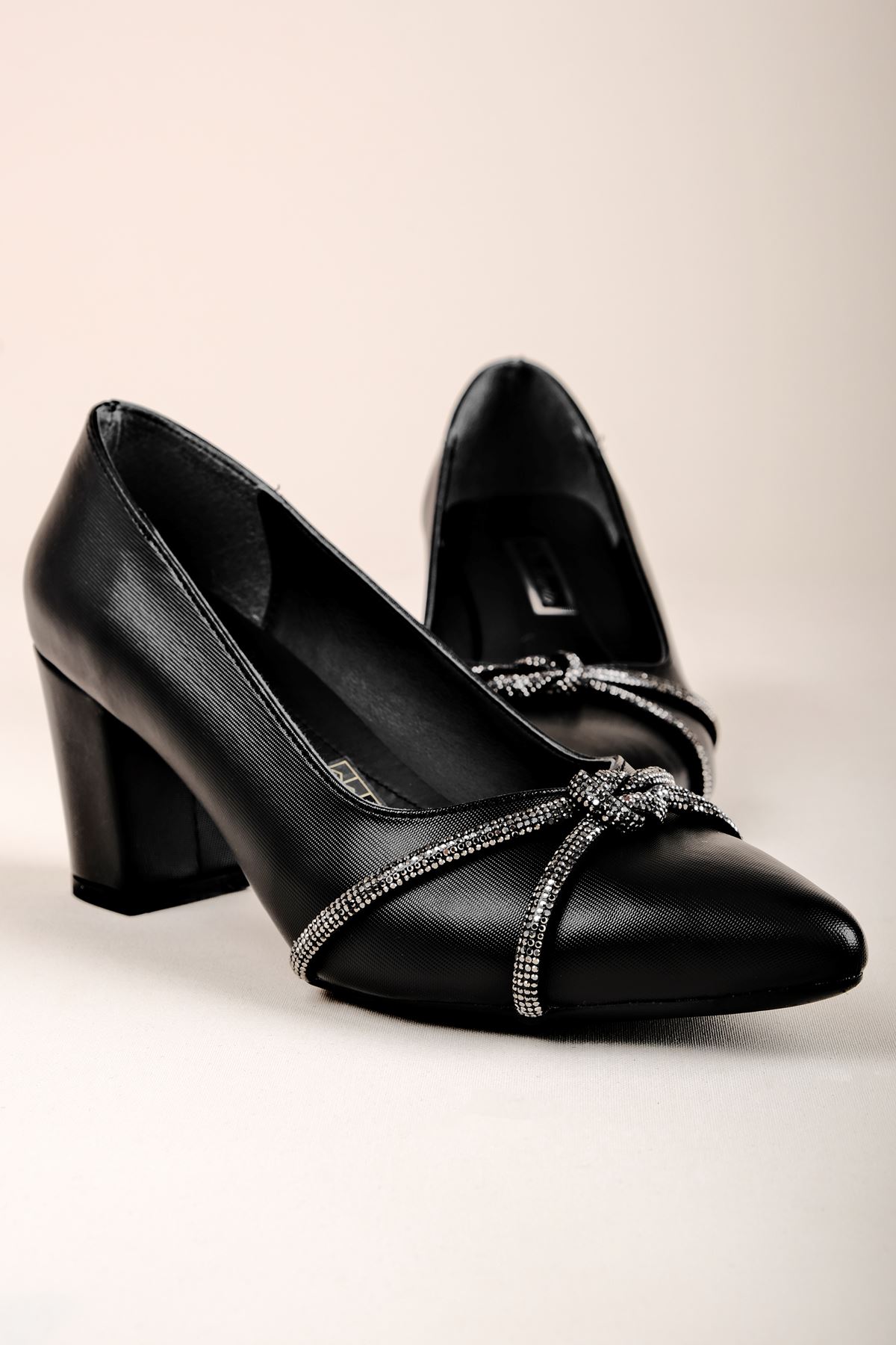 Sebari Kadın Topuklu Ayakkabı Taş detaylı-siyah