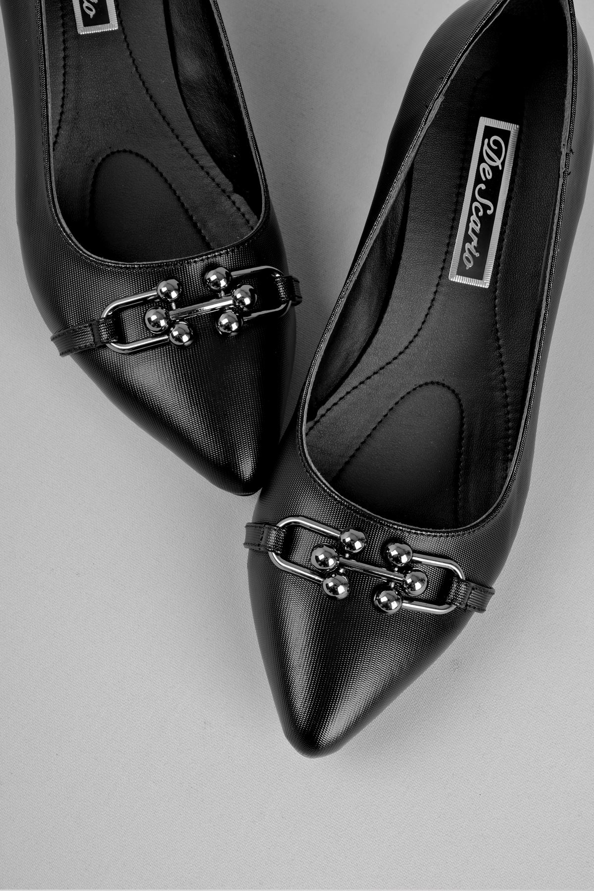 Nagite Kadın Topuklu Ayakkabı Metal Detaylı-siyah