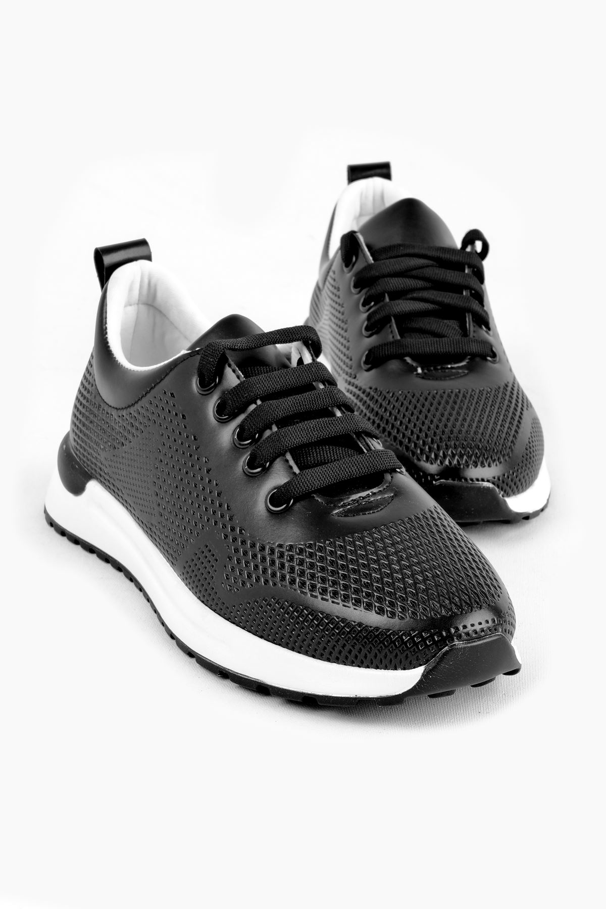 Miloze Kadın Spor Ayakkabı Delikli-siyah