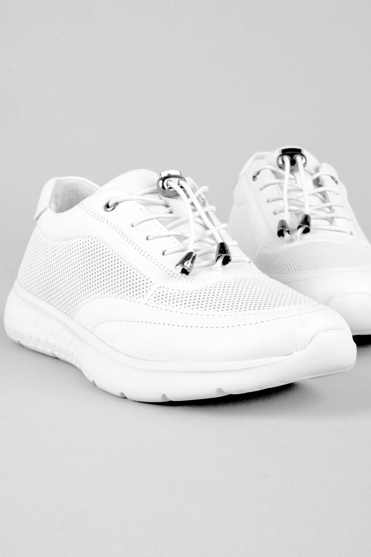 Sage Kadın Hakiki Deri Delik Detaylı Spor Ayakkabı-beyaz