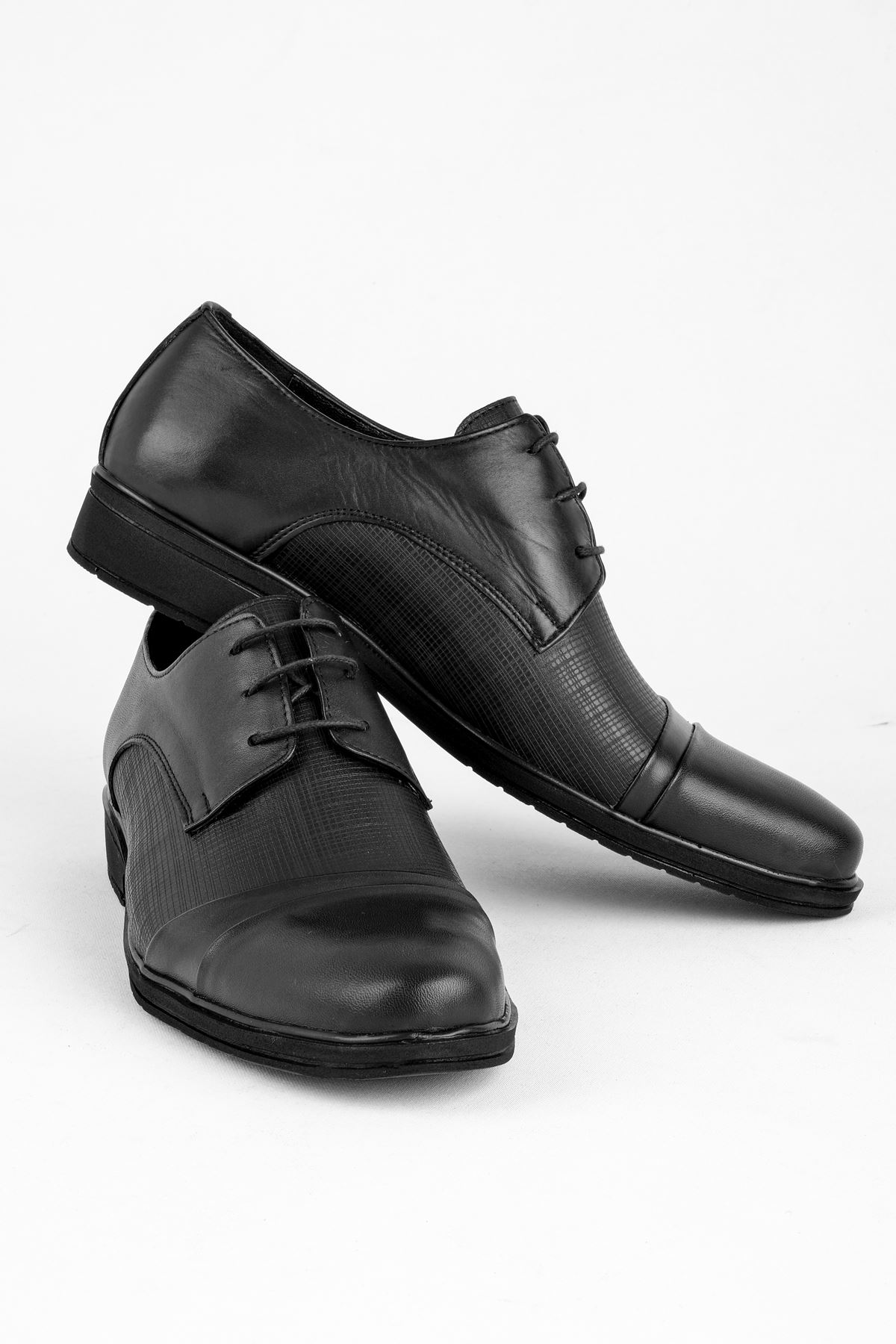 Ellie Erkek Hakiki Deri Ön Kısmı Parça Detaylı Klasik Ayakkabı-siyah