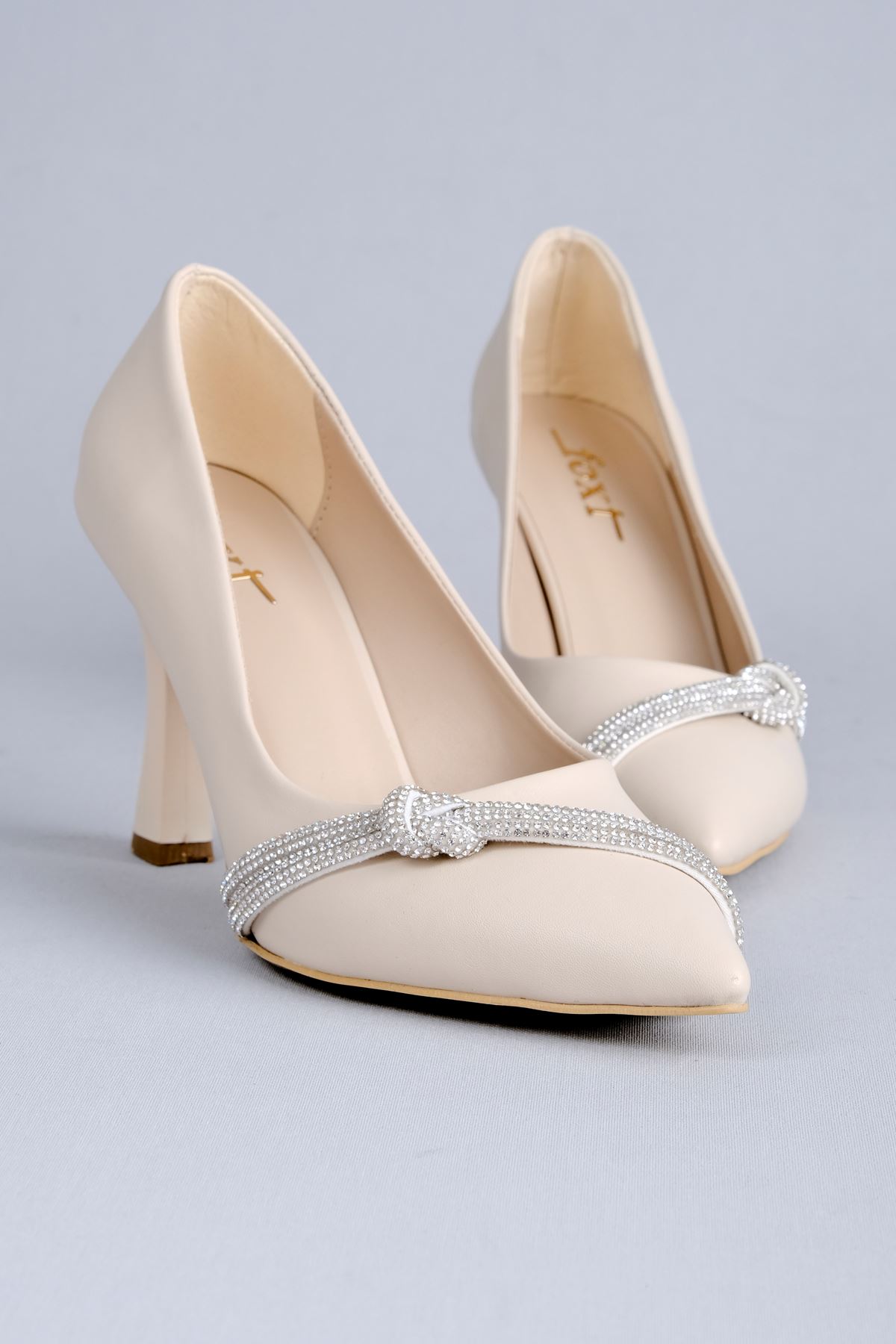 Lavender Kadın Topuklu Ayakkabı Düğüm Taşlı-Krem