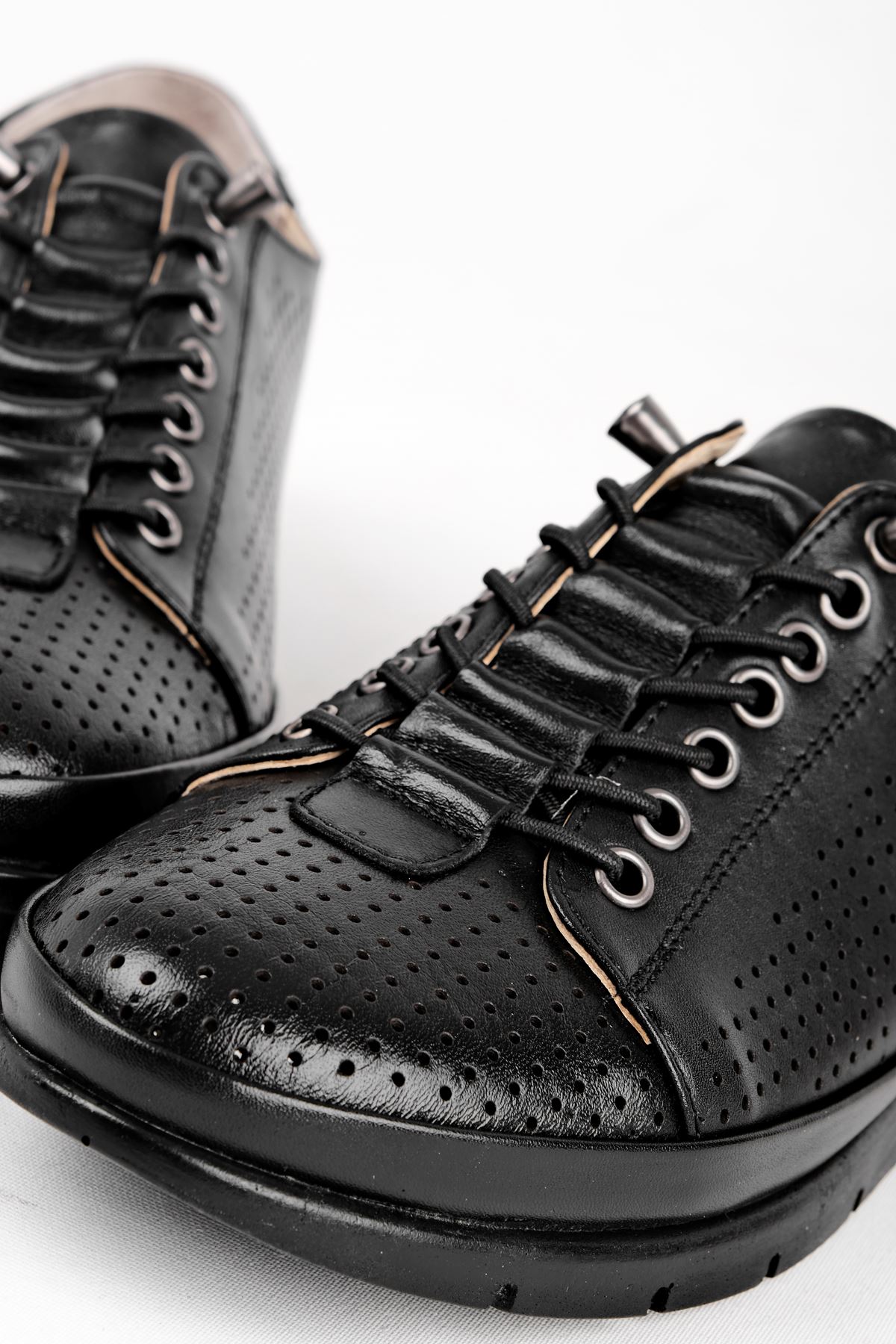 Jadon Kadın Hakiki Deri Bağcıklı Delik Detaylı Günlük Ayakkabı-siyah