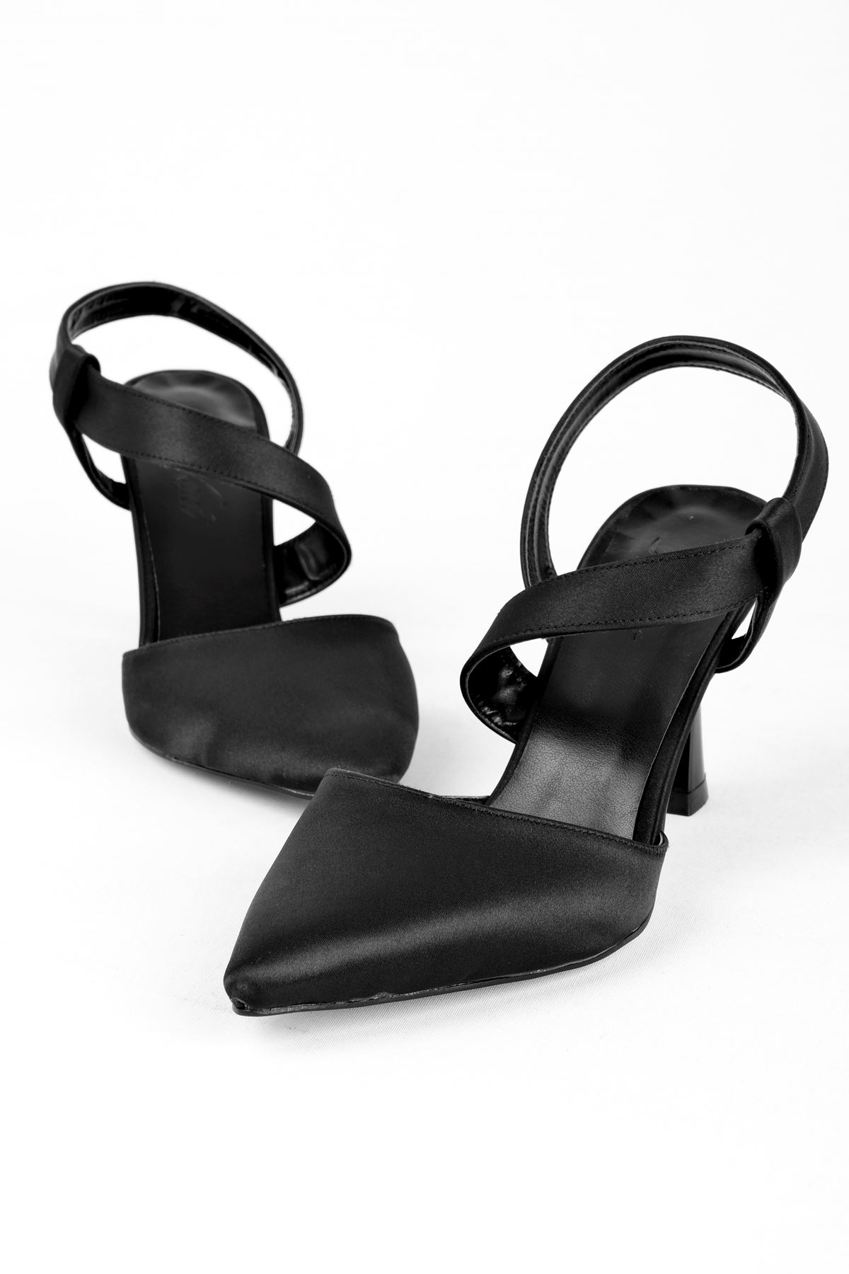 Davis Kadın Saten Sivri Burun Topuklu Ayakkabı-siyah
