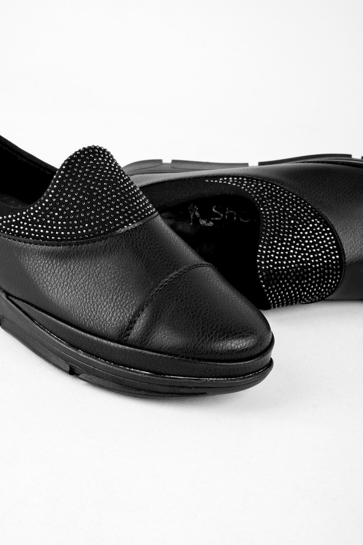 Kadın Günlük Ayakkabı İçi Deri Ortopedik Bilek Taş Detaylı-siyah