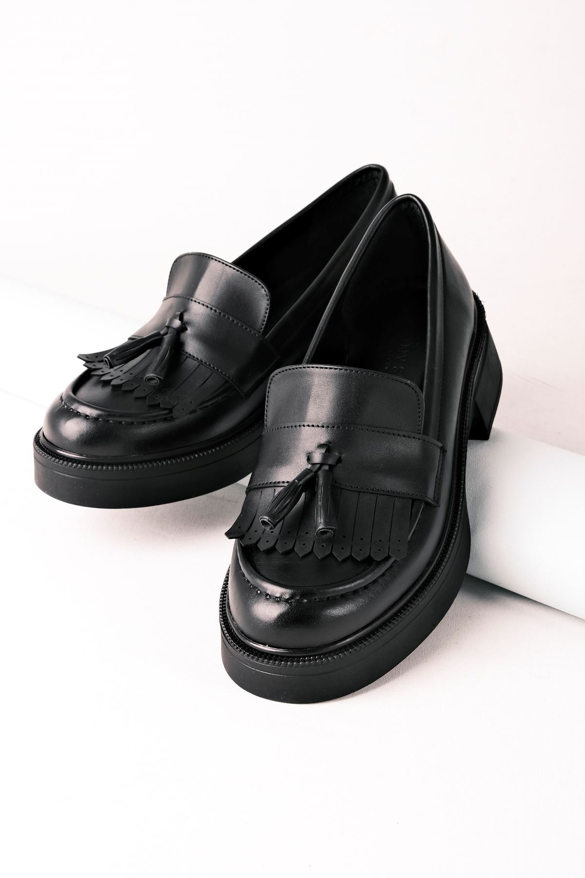 Merta Kadın Günlük Ayakkabı Oxford Püsküllü-siyah