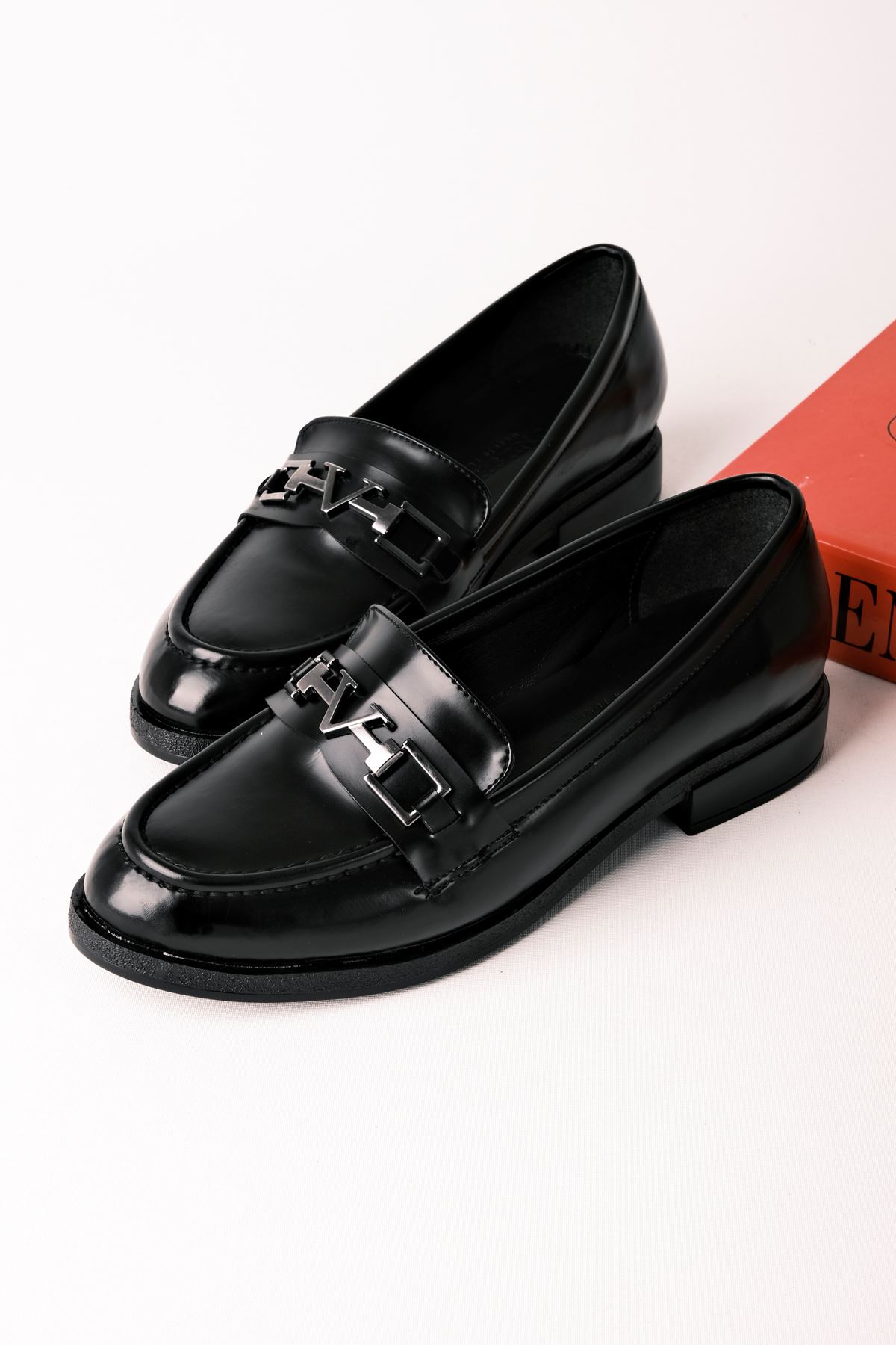 Orlondo Kadın V Detaylı Günlük Ayakkabı-siyah
