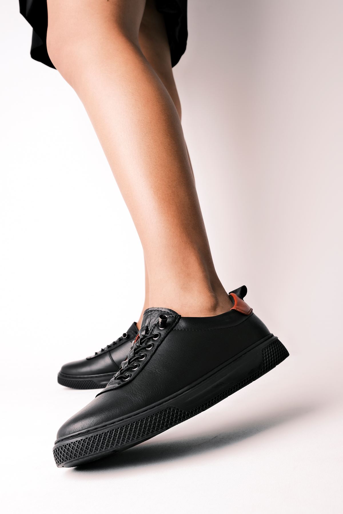 Riga Kadın Hakiki Deri Bağcıklı Spor Ayakkabı-siyah