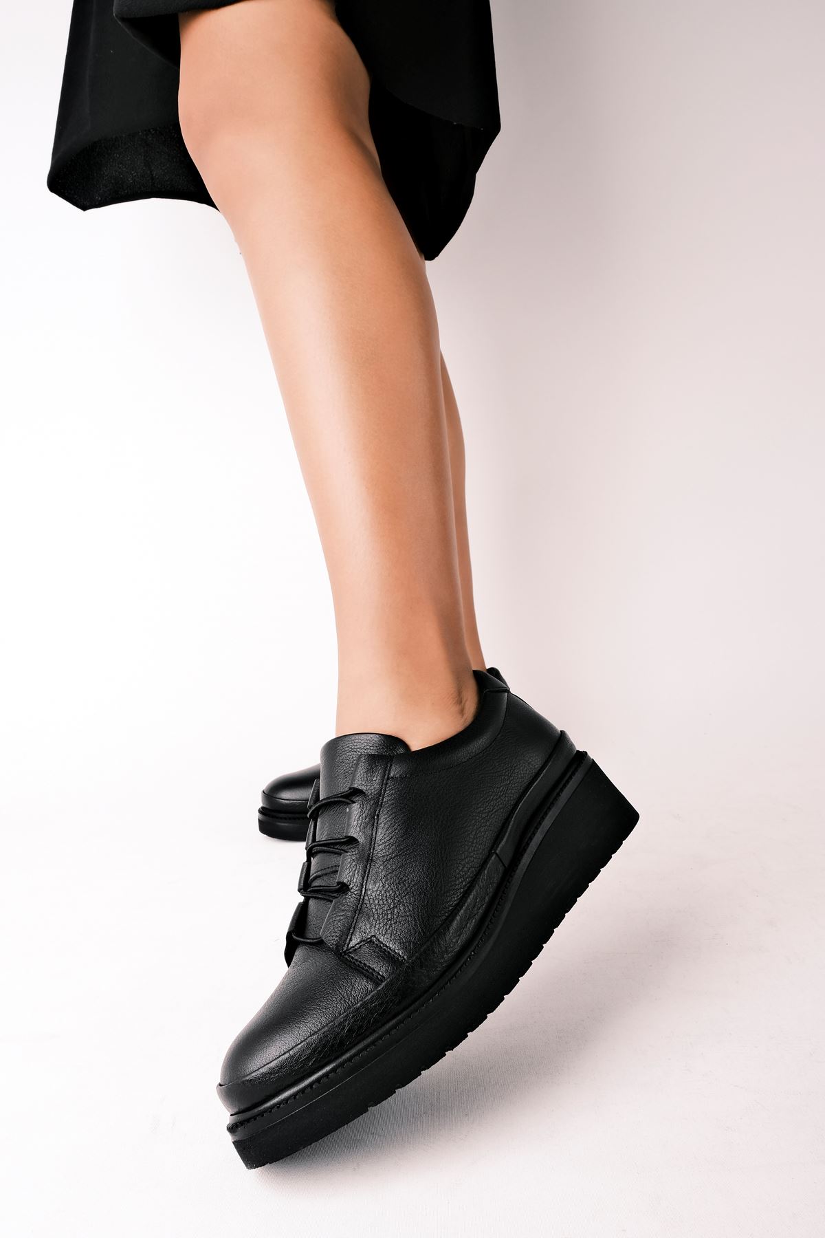Vanni Kadın Hakiki Deri Bağcıklı Günlük Ayakkabı-siyah