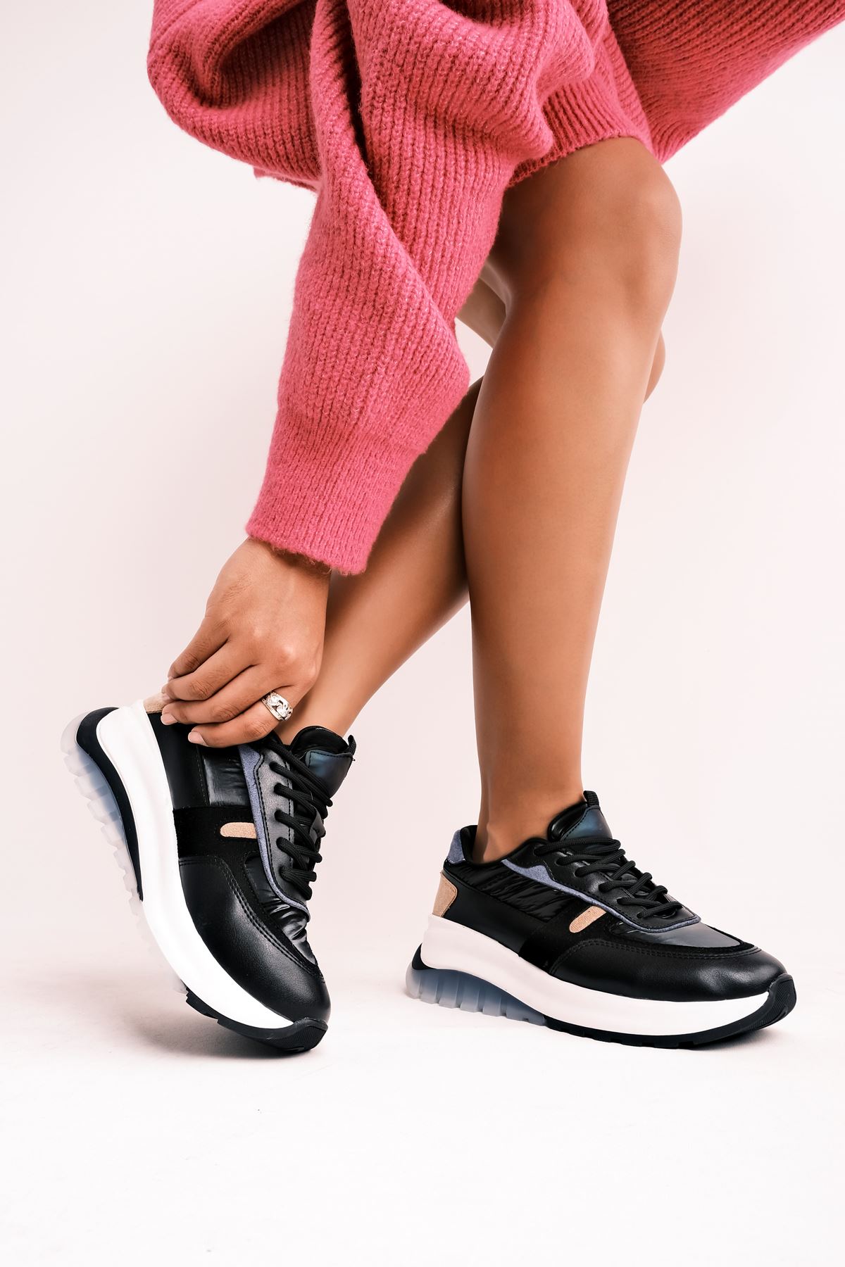 Rosaleen Kadın Spor Ayakkabı Şeffaf Taban Detay-siyah