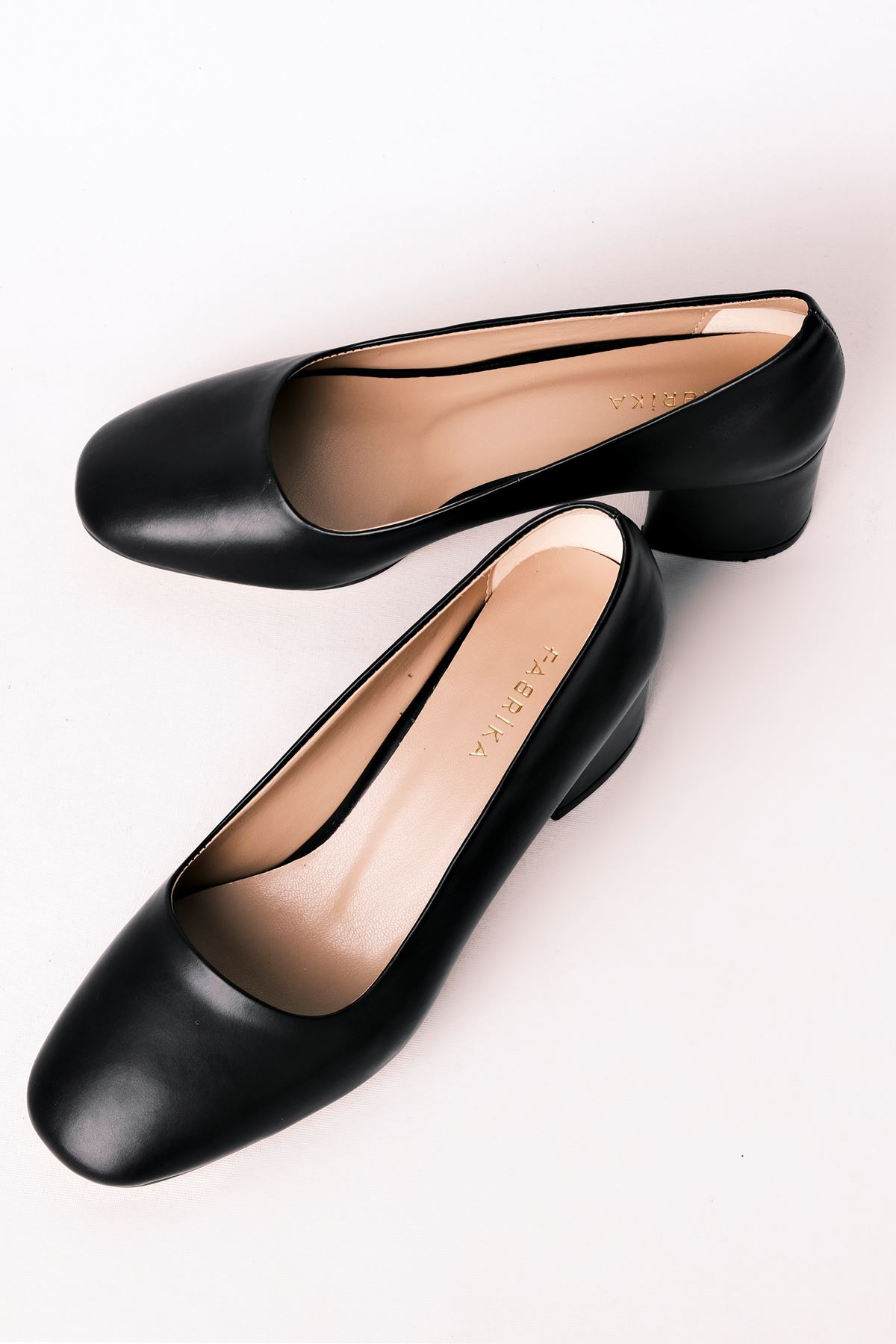 Edna Kadın Topuklu Ayakkabı Yuvarlak Burun-siyah