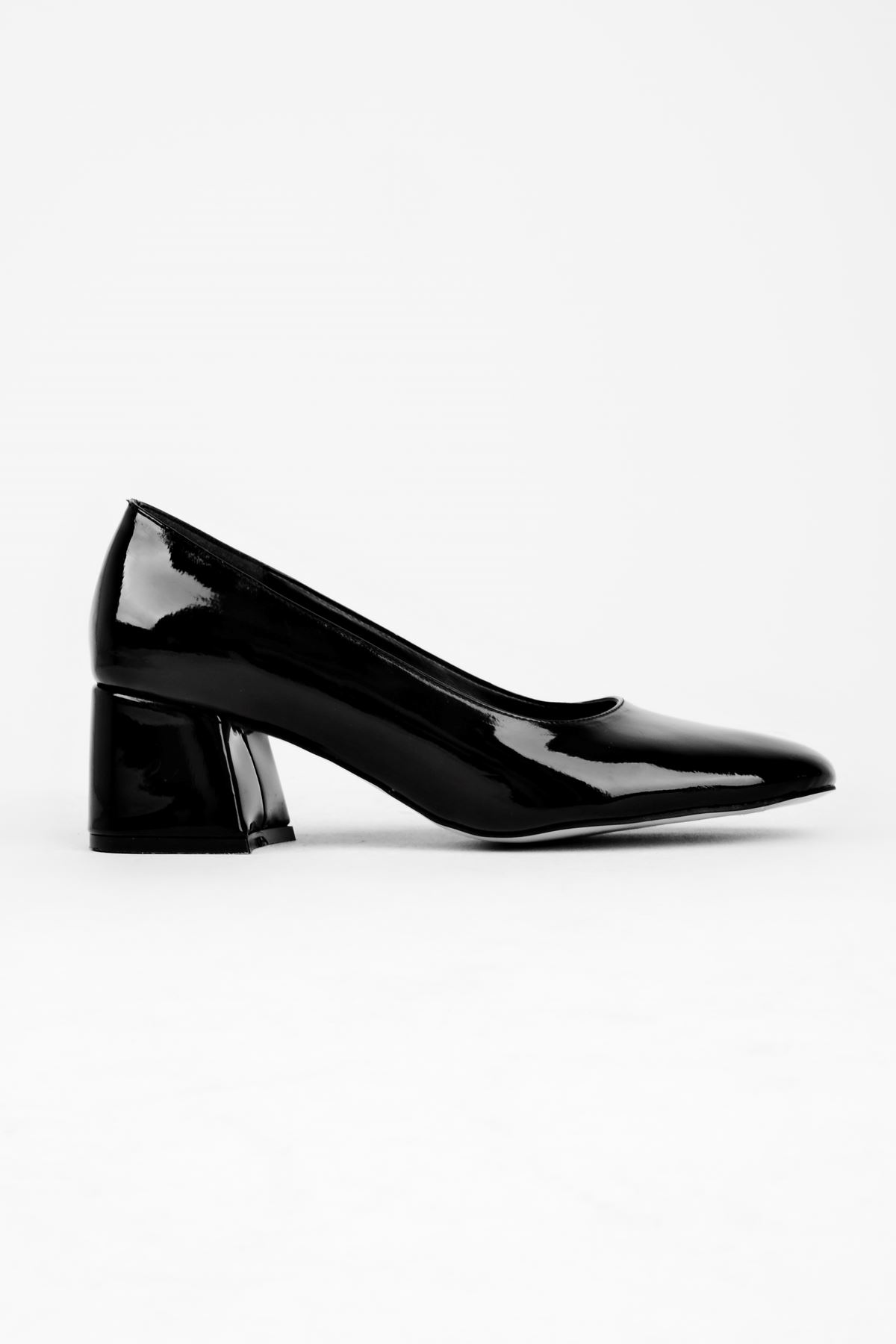 Edna Kadın Topuklu Ayakkabı Yuvarlak Burun-Rugan Siyah