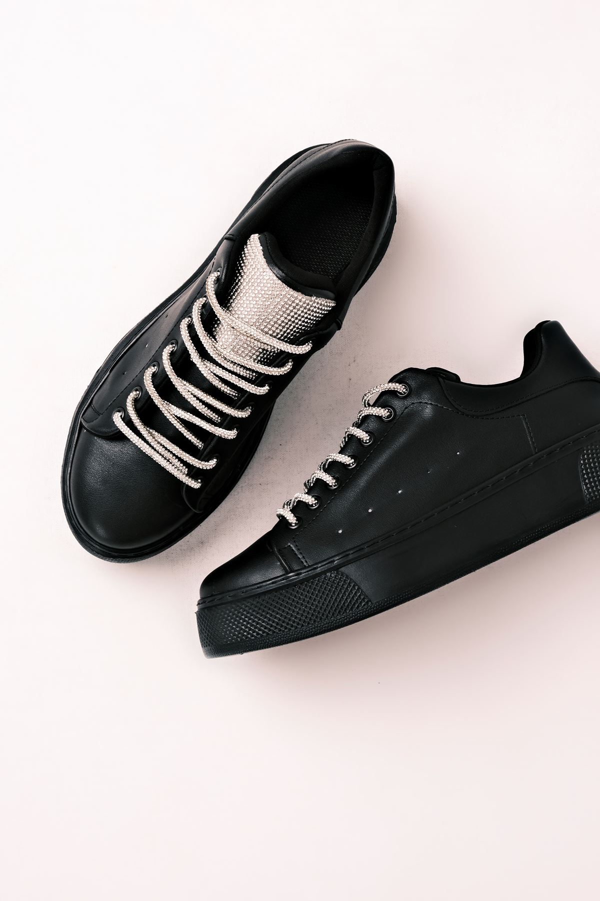Adoles Taşlı Bağcıklı Kadın Spor Ayakkabı-siyah